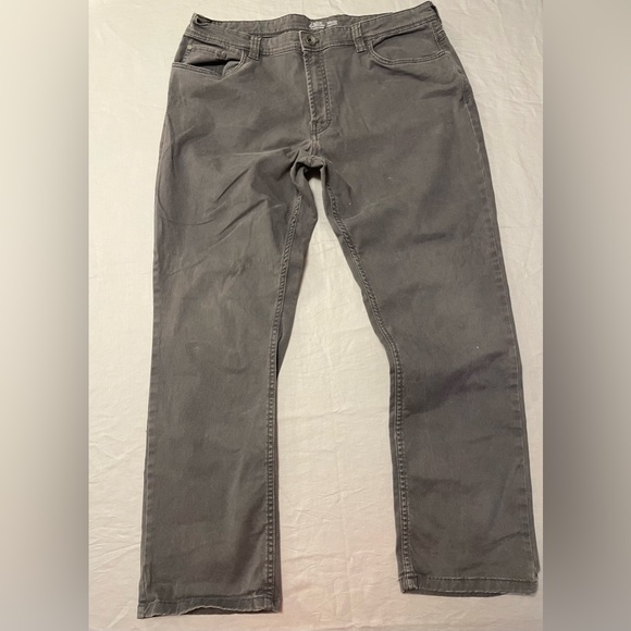Men’s Chino Pants - Izod - size 36x30 - Picture 1 of 3